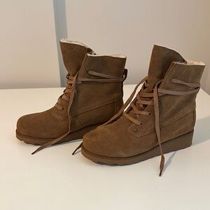 BearPaw Women's Brown Lace Up Boots